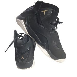 NIKE Jordan True flight sneaker. Black/white
